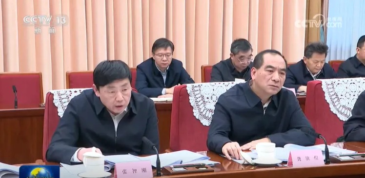 总理今年首场座谈会 这9人成为“座上宾”！继梁文锋之后 他作为AI大模型企业代表参会