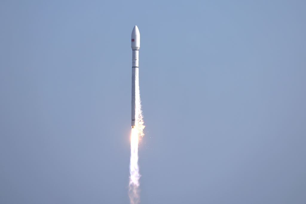 “国家队+民企”协同模式继续深化 长十二火箭成功发射低轨19组卫星 “国家队+民企”协同模式继续深化 长十二火箭成功发射低轨19组卫星